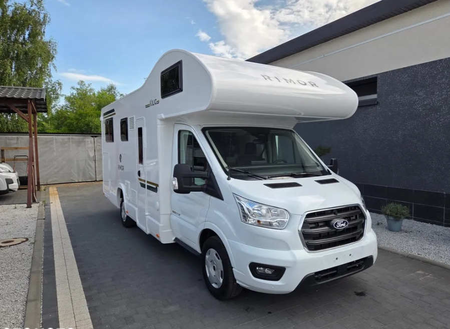 RIMOR Rimor KILIG 695 NEW Retrofitted 5-Passenger Winterized Camera Navigation - Кемпер ван: снимка 1 RIMOR Rimor KILIG 695 NEW Retrofitted 5-Passenger Winterized Camera Navigation - Кемпер ван: снимка 1