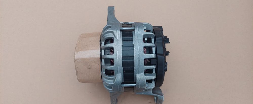 ALTERNATOR BOSCH NOWY - Алтернатор: снимка 2 ALTERNATOR BOSCH NOWY - Алтернатор: снимка 2