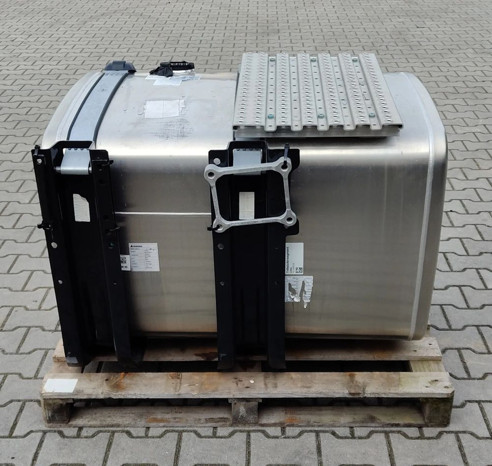 MAN TG3 TGX TGS ZBIORNIK PALIWA KOMPLETNY 460L NOWY - Резервоар за гориво за Камион: снимка 2 MAN TG3 TGX TGS ZBIORNIK PALIWA KOMPLETNY 460L NOWY - Резервоар за гориво за Камион: снимка 2