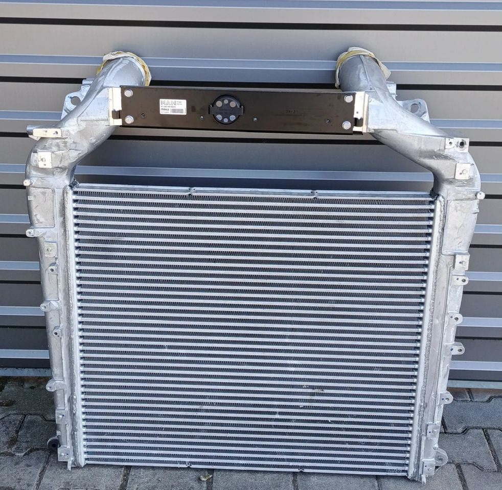 MAN TGS TG3 CHŁODNICA POWIETRZA INTERCOOLER NOWY - Охладителна система: снимка 2 MAN TGS TG3 CHŁODNICA POWIETRZA INTERCOOLER NOWY - Охладителна система: снимка 2