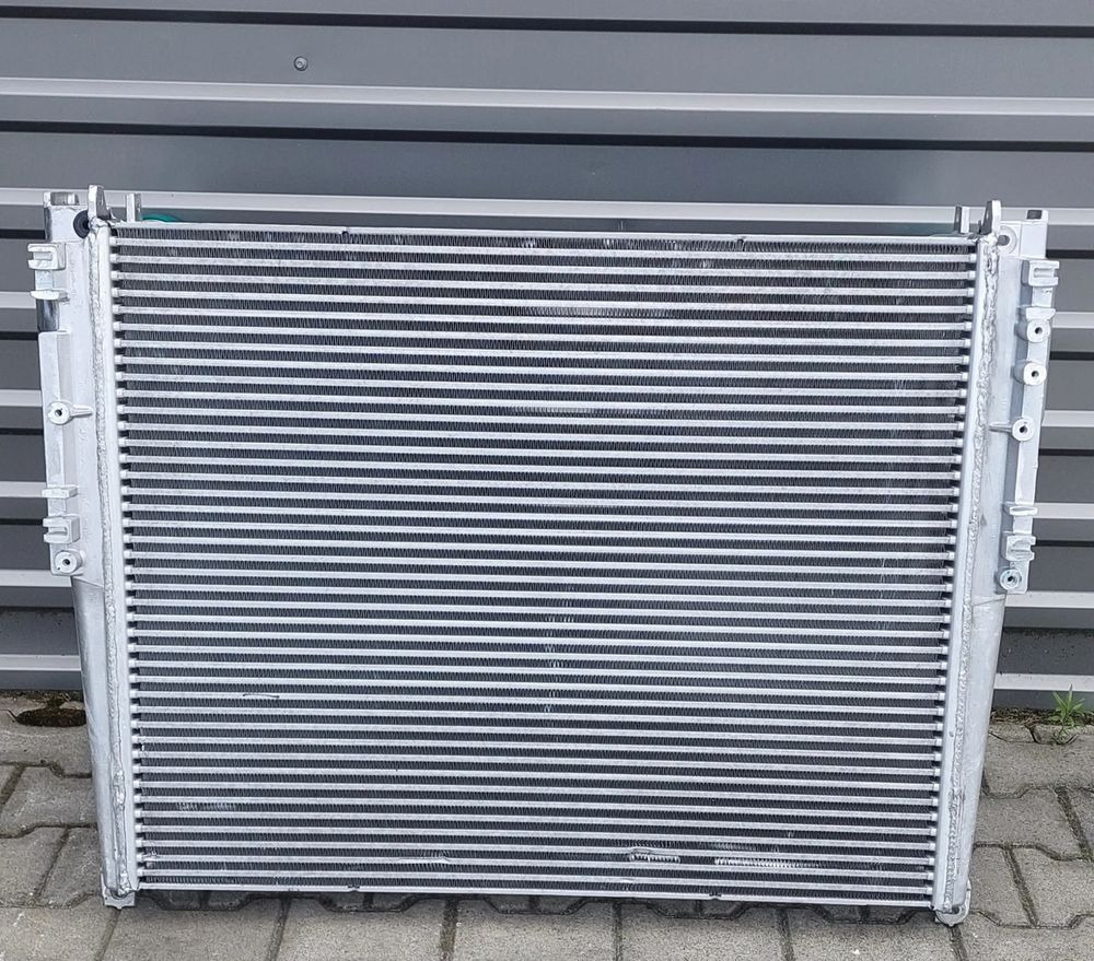 MERCEDES ACTROS MP4 CHŁODNICA POWIETRZA INTERCOOLER NOWA - Радиатор за Лек автомобил: снимка 2 MERCEDES ACTROS MP4 CHŁODNICA POWIETRZA INTERCOOLER NOWA - Радиатор за Лек автомобил: снимка 2