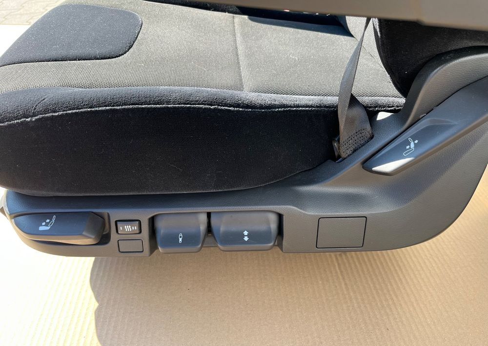 NOWY Fotel kierowcy MAN TG3 TGX nowy model siedzenie lewe - Седалка за Камион: снимка 4 NOWY Fotel kierowcy MAN TG3 TGX nowy model siedzenie lewe - Седалка за Камион: снимка 4