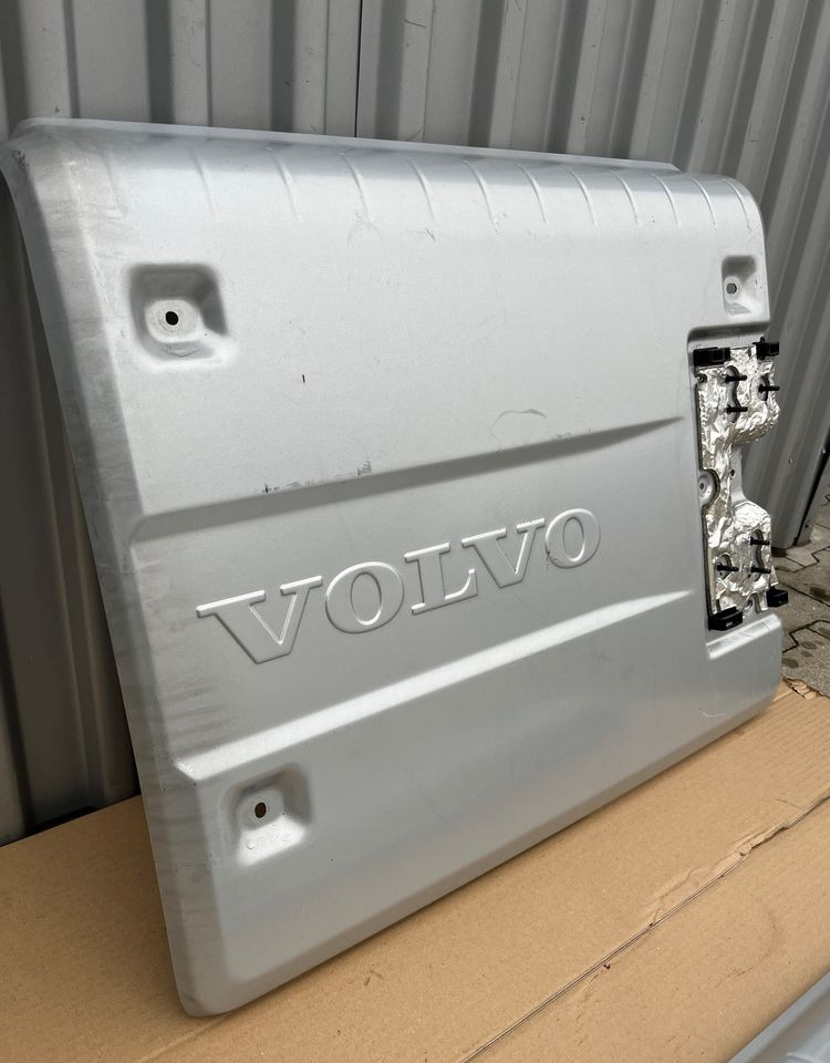 Osłona katalizatora Volvo FH 5 FH5 Aero euro 6 pokrywa dekiel - Каросерия и екстериор за Камион: снимка 2 Osłona katalizatora Volvo FH 5 FH5 Aero euro 6 pokrywa dekiel - Каросерия и екстериор за Камион: снимка 2
