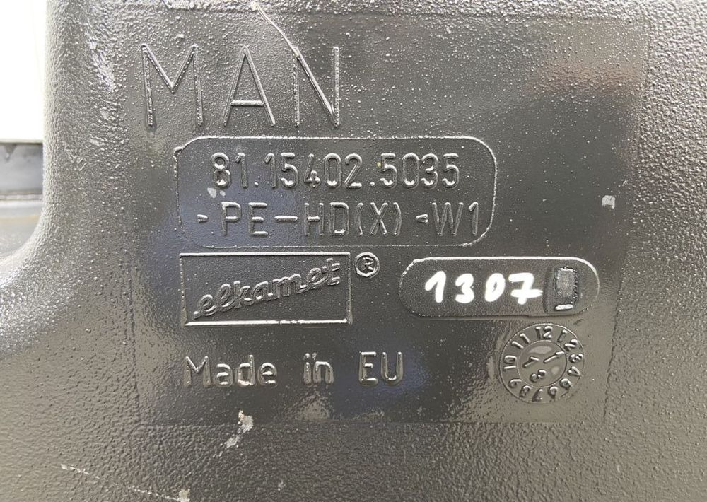 Zbiornik adblue man tgx tgs euro 6 ad blue - Резервни части: снимка 4 Zbiornik adblue man tgx tgs euro 6 ad blue - Резервни части: снимка 4