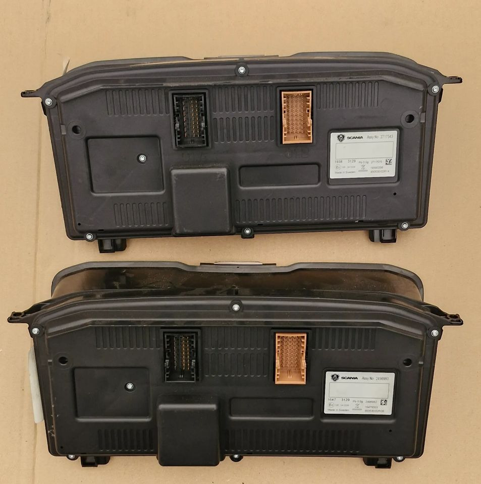 SCANIA R S LICZNIK ZEGARY 2717543 2496980 - Кабина и интериор: снимка 2 SCANIA R S LICZNIK ZEGARY 2717543 2496980 - Кабина и интериор: снимка 2