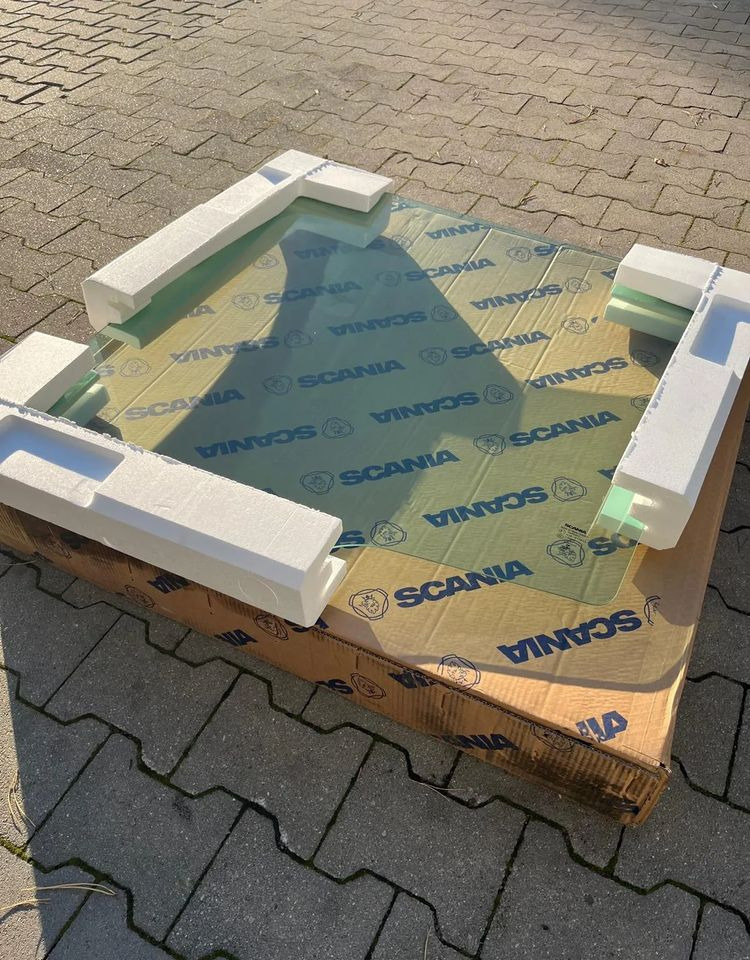 SCANIA R S SZYBA BOCZNA LEWA KIEROWCY NOWA 2506371 - Кабина и интериор: снимка 2 SCANIA R S SZYBA BOCZNA LEWA KIEROWCY NOWA 2506371 - Кабина и интериор: снимка 2