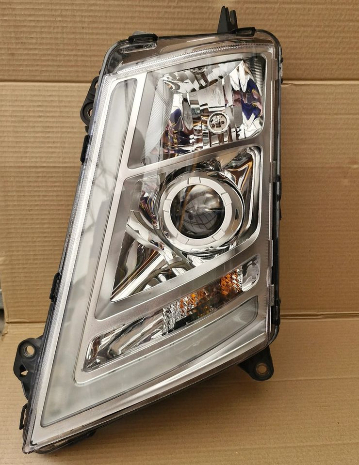 VOLVO FH 4 LAMPA PRZEDNIA XENON LEWA 22239247 - Преден фар: снимка 1 VOLVO FH 4 LAMPA PRZEDNIA XENON LEWA 22239247 - Преден фар: снимка 1