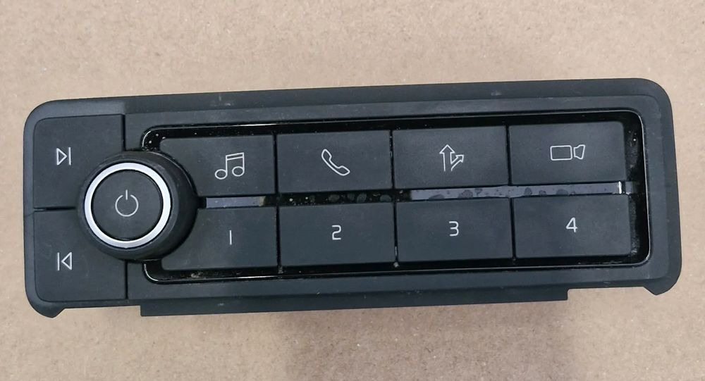 VOLVO FH5 FM5 PANEL STEROWNIK RADIA TELEFONU 23562125 - Кабина и интериор: снимка 1 VOLVO FH5 FM5 PANEL STEROWNIK RADIA TELEFONU 23562125 - Кабина и интериор: снимка 1