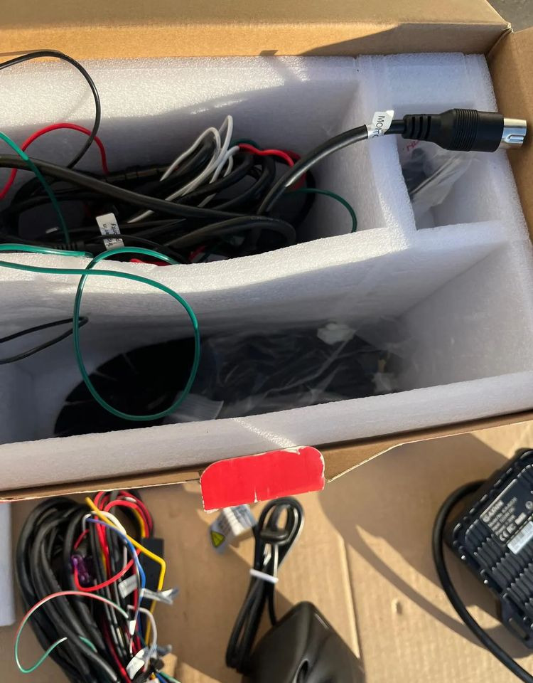 ZESTAW MONITOR KAMERA AXION NOWE - Кабина и интериор: снимка 4 ZESTAW MONITOR KAMERA AXION NOWE - Кабина и интериор: снимка 4