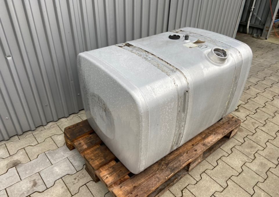 Zbiornik paliwa MAN TGX TGS 375 litrów bak - Резервоар за гориво за Камион: снимка 3 Zbiornik paliwa MAN TGX TGS 375 litrów bak - Резервоар за гориво за Камион: снимка 3