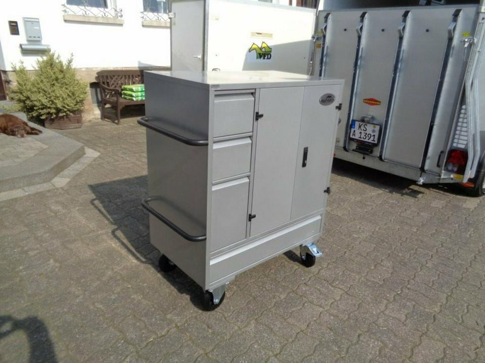 Anhänger Sattelschrank, fahrbar, abschließbar - Инструмент/ Оборудване: снимка 2 Anhänger Sattelschrank, fahrbar, abschließbar - Инструмент/ Оборудване: снимка 2