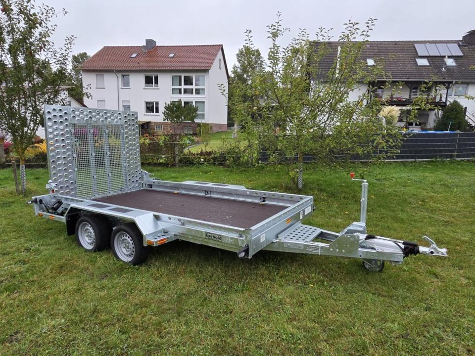 Böckmann BT TS 3518/3t PKW-Anhänger Baumaschinentransporter 3,5 t - Ремарке за строителна техника: снимка 1 Böckmann BT TS 3518/3t PKW-Anhänger Baumaschinentransporter 3,5 t - Ремарке за строителна техника: снимка 1
