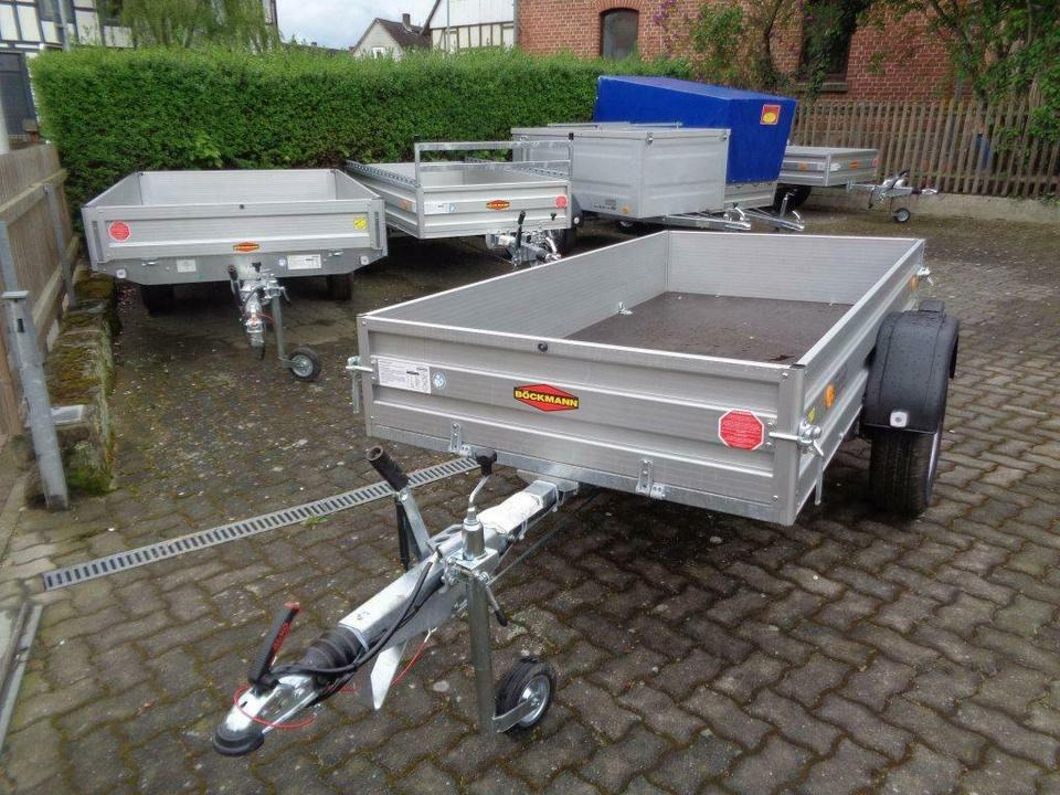 Böckmann PKW-Anhänger, 1,35 to. Einachs, Stirnwandklappe100 km/h - Ремарке за кола: снимка 3 Böckmann PKW-Anhänger, 1,35 to. Einachs, Stirnwandklappe100 km/h - Ремарке за кола: снимка 3