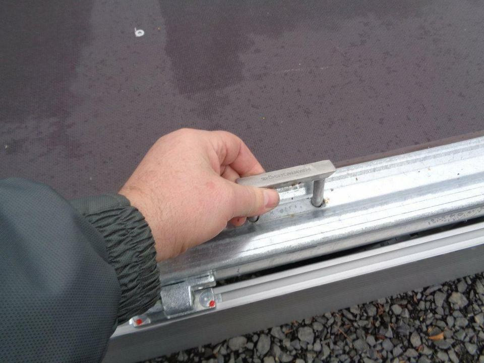 Böckmann PKW-Anhänger , 2,0 to. Hochlader, 100 km/h - Бордово ремарке/ Платформа: снимка 5 Böckmann PKW-Anhänger , 2,0 to. Hochlader, 100 km/h - Бордово ремарке/ Платформа: снимка 5