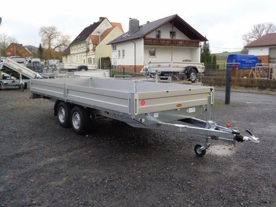 Böckmann PKW-Anhänger, 3,5to., Hochlader, 100 km/h - Бордово ремарке/ Платформа: снимка 2 Böckmann PKW-Anhänger, 3,5to., Hochlader, 100 km/h - Бордово ремарке/ Платформа: снимка 2