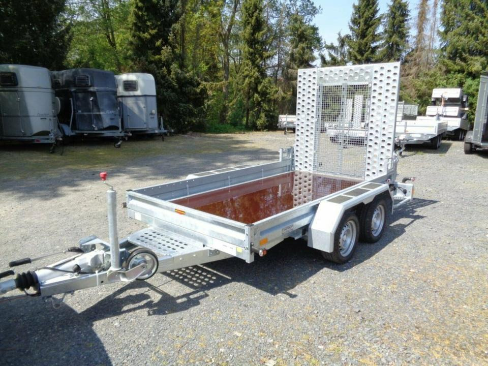 Böckmann PKW-Anhänger Baumaschinentransporter, 3,5 to. 100 km/h - Ремарке за строителна техника: снимка 1 Böckmann PKW-Anhänger Baumaschinentransporter, 3,5 to. 100 km/h - Ремарке за строителна техника: снимка 1