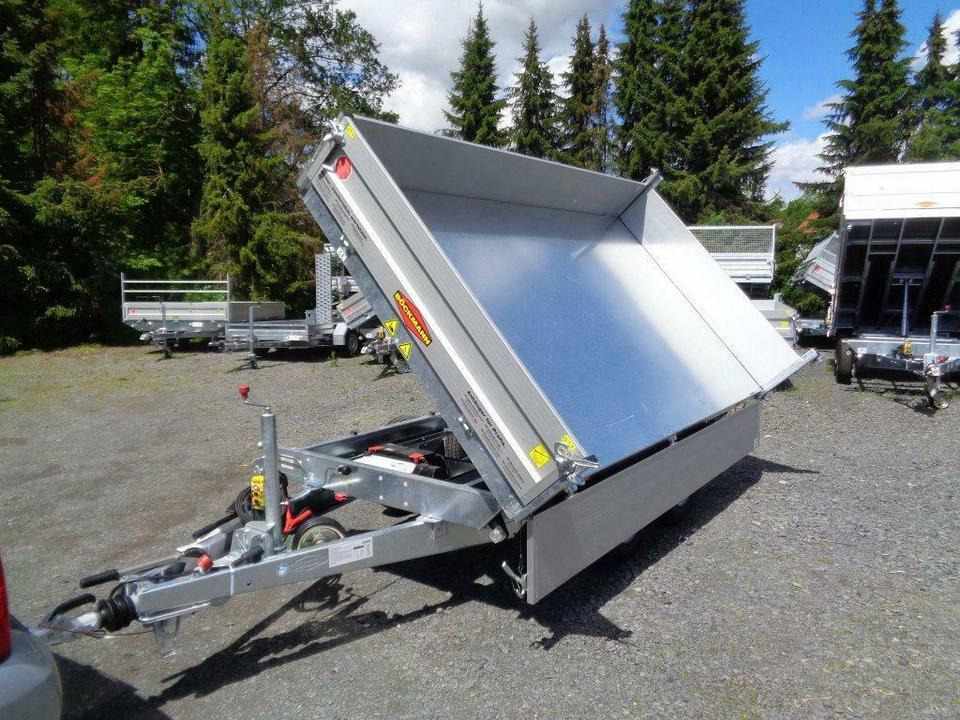 Böckmann PKW-Anhänger Elektro-Dreiseitenkipper 3,5 to. sofort - Самосвал ремарке: снимка 1 Böckmann PKW-Anhänger Elektro-Dreiseitenkipper 3,5 to. sofort - Самосвал ремарке: снимка 1