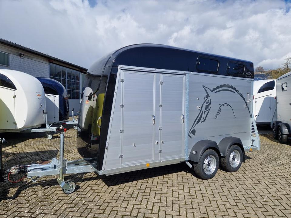 Böckmann Pferdeanhänger Big Portax WCF 100km/h Sattelraum - Ремарке за коне: снимка 4 Böckmann Pferdeanhänger Big Portax WCF 100km/h Sattelraum - Ремарке за коне: снимка 4