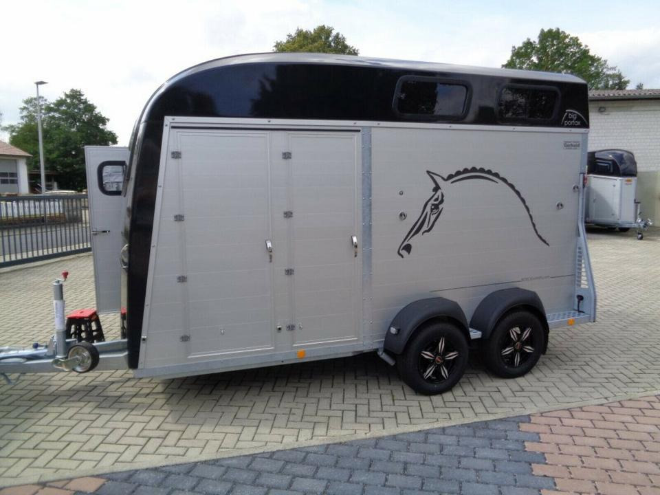 Böckmann Pferdeanhänger Big Portax WCF Videokamera - Ремарке за коне: снимка 2 Böckmann Pferdeanhänger Big Portax WCF Videokamera - Ремарке за коне: снимка 2