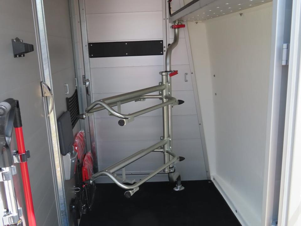 Böckmann Pferdeanhänger Big Portax WCF Videokamera - Ремарке за коне: снимка 3 Böckmann Pferdeanhänger Big Portax WCF Videokamera - Ремарке за коне: снимка 3