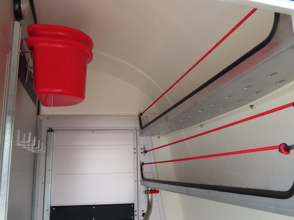 Böckmann Pferdeanhänger Big Portax WCF Videokamera - Ремарке за коне: снимка 2 Böckmann Pferdeanhänger Big Portax WCF Videokamera - Ремарке за коне: снимка 2