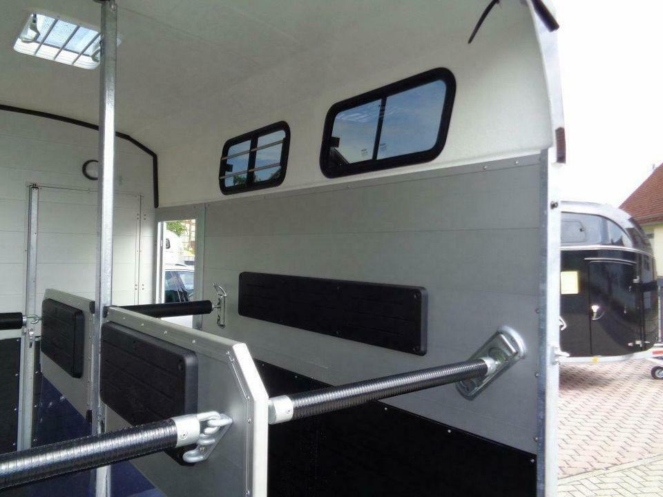 Böckmann Pferdeanhänger Big Portax WCF Videokamera - Ремарке за коне: снимка 5 Böckmann Pferdeanhänger Big Portax WCF Videokamera - Ремарке за коне: снимка 5