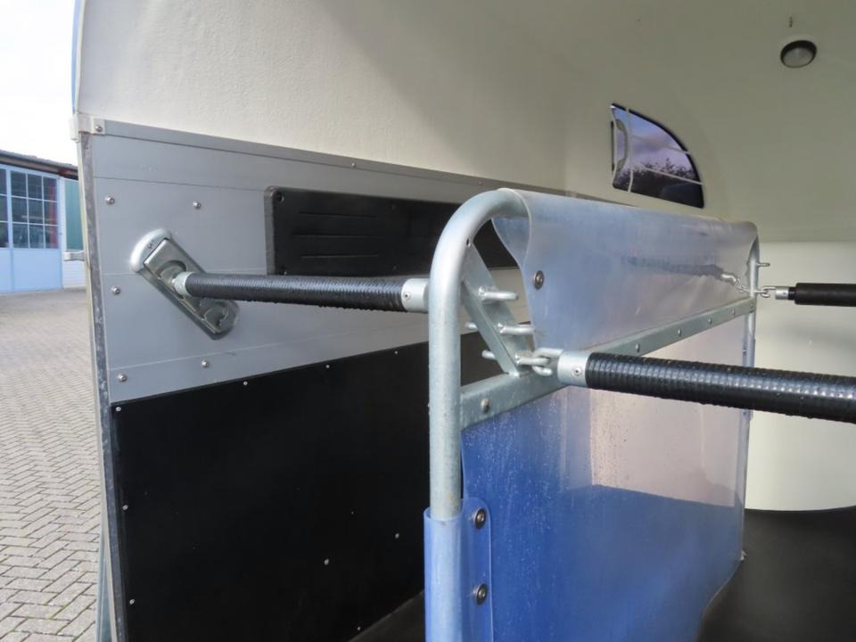 Böckmann Pferdeanhänger Champion R, Alub., 100 km/h - Ремарке за коне: снимка 5 Böckmann Pferdeanhänger Champion R, Alub., 100 km/h - Ремарке за коне: снимка 5