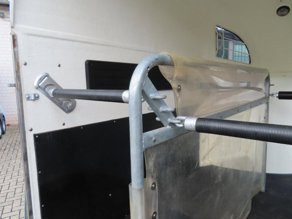 Böckmann Pferdeanhänger, Comfort, Alub. Sattelk. 100 km/h, top - Ремарке за коне: снимка 4 Böckmann Pferdeanhänger, Comfort, Alub. Sattelk. 100 km/h, top - Ремарке за коне: снимка 4