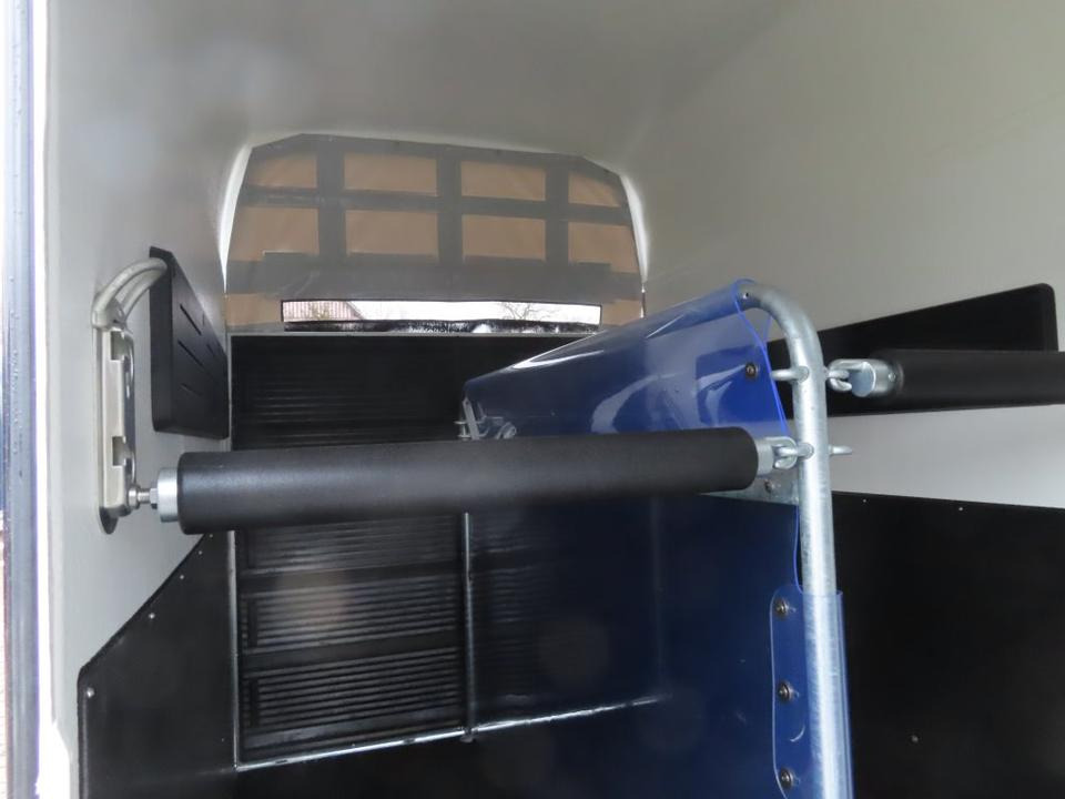 Ремарке за коне Böckmann Pferdeanhänger, NEU Comfort 23, Sattelkammer,ALUBODEN: снимка 15 Ремарке за коне Böckmann Pferdeanhänger, NEU Comfort 23, Sattelkammer,ALUBODEN: снимка 15