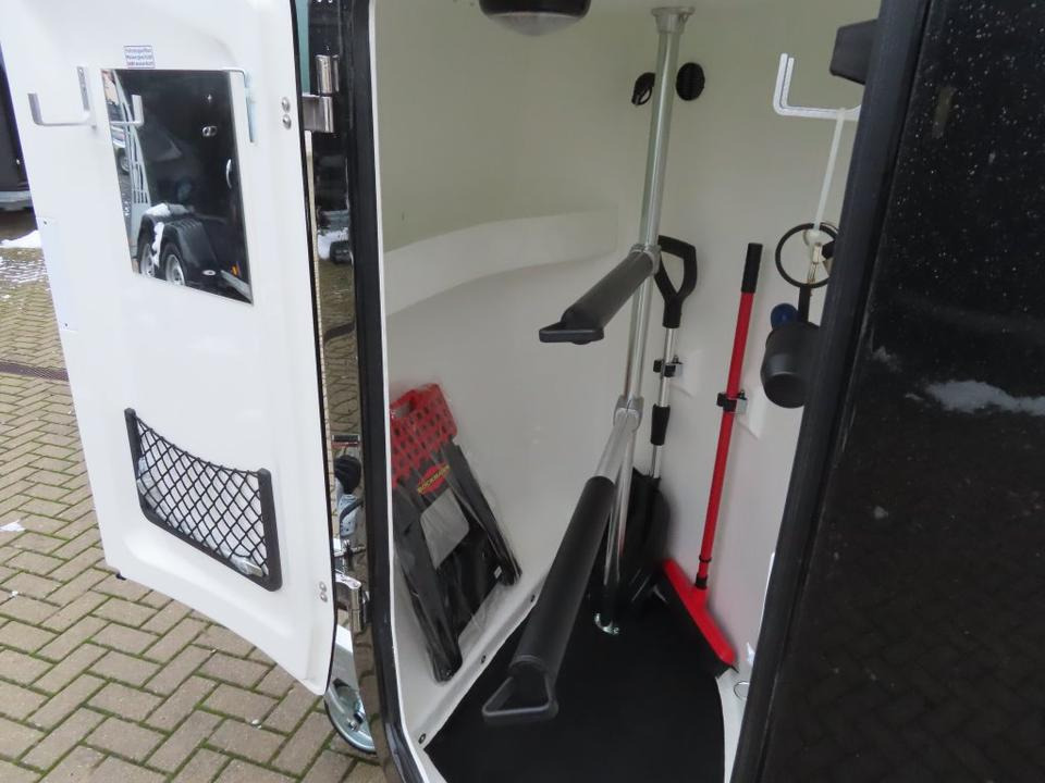 Ремарке за коне Böckmann Pferdeanhänger, NEU Comfort 23, Sattelkammer,ALUBODEN: снимка 6 Ремарке за коне Böckmann Pferdeanhänger, NEU Comfort 23, Sattelkammer,ALUBODEN: снимка 6