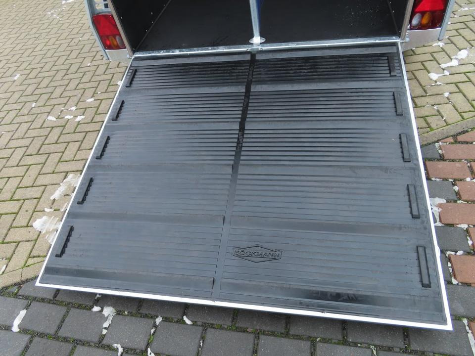 Ремарке за коне Böckmann Pferdeanhänger, NEU Comfort 23, Sattelkammer,ALUBODEN: снимка 11 Ремарке за коне Böckmann Pferdeanhänger, NEU Comfort 23, Sattelkammer,ALUBODEN: снимка 11
