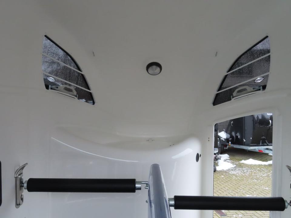 Ремарке за коне Böckmann Pferdeanhänger, NEU Comfort 23, Sattelkammer,ALUBODEN: снимка 12 Ремарке за коне Böckmann Pferdeanhänger, NEU Comfort 23, Sattelkammer,ALUBODEN: снимка 12