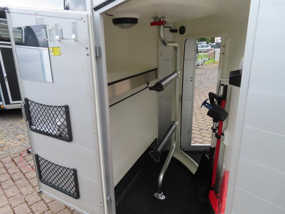 Böckmann, Pferdeanhänger, der neue Big Champion WCF 2022 - Ремарке за коне: снимка 4 Böckmann, Pferdeanhänger, der neue Big Champion WCF 2022 - Ремарке за коне: снимка 4