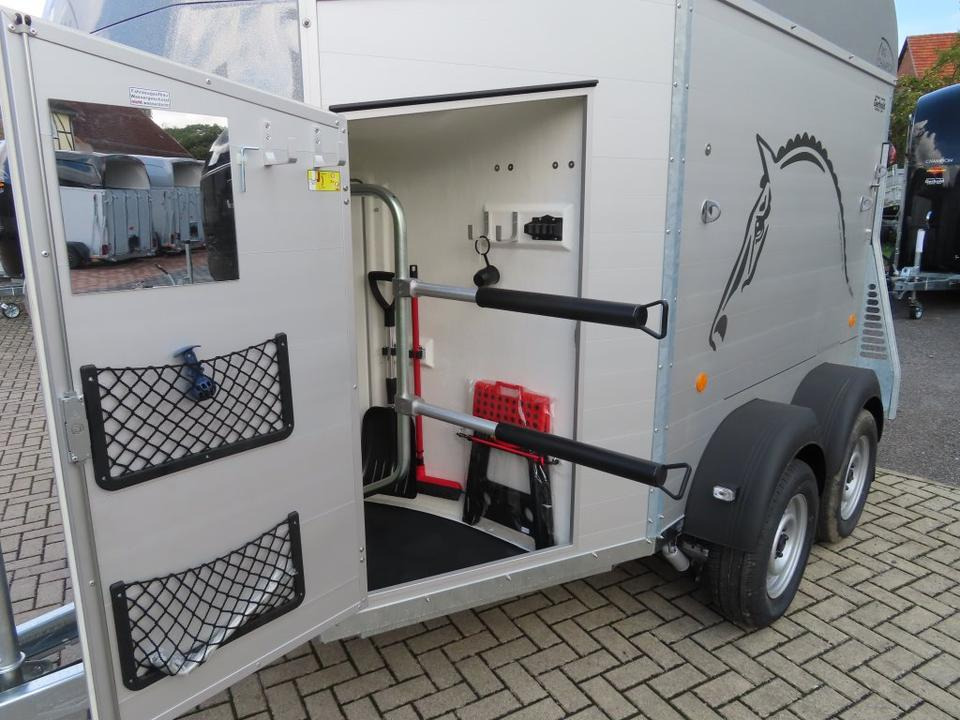 Böckmann, Pferdeanhänger, der neue Big Champion WCF 2024 - Ремарке за коне: снимка 3 Böckmann, Pferdeanhänger, der neue Big Champion WCF 2024 - Ремарке за коне: снимка 3