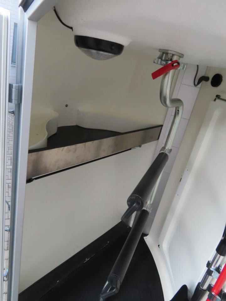 Böckmann, Pferdeanhänger, der neue Big Champion WCF 2024 - Ремарке за коне: снимка 4 Böckmann, Pferdeanhänger, der neue Big Champion WCF 2024 - Ремарке за коне: снимка 4