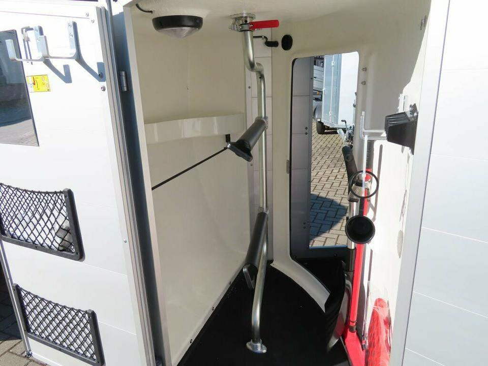 Böckmann, Pferdeanhänger, der neue Big Champion WCF 2025 - Ремарке за коне: снимка 3 Böckmann, Pferdeanhänger, der neue Big Champion WCF 2025 - Ремарке за коне: снимка 3