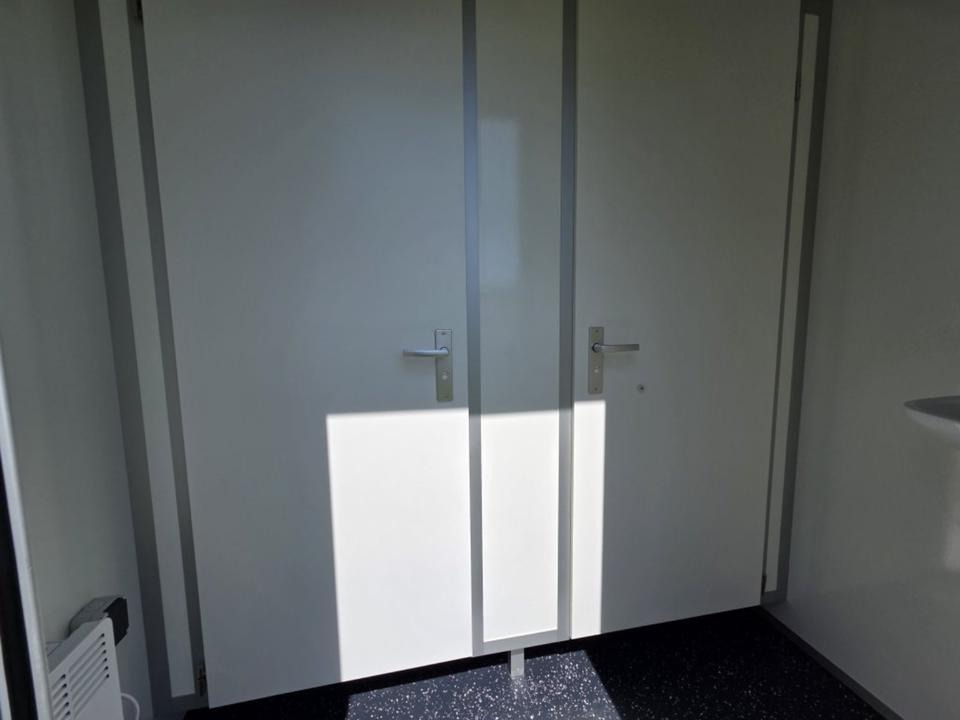 Жилищен контейнер, Ремарке Toilettenwagen Sanitär-Anhänger WC Wagen 2xD, 1xH+2U: снимка 12