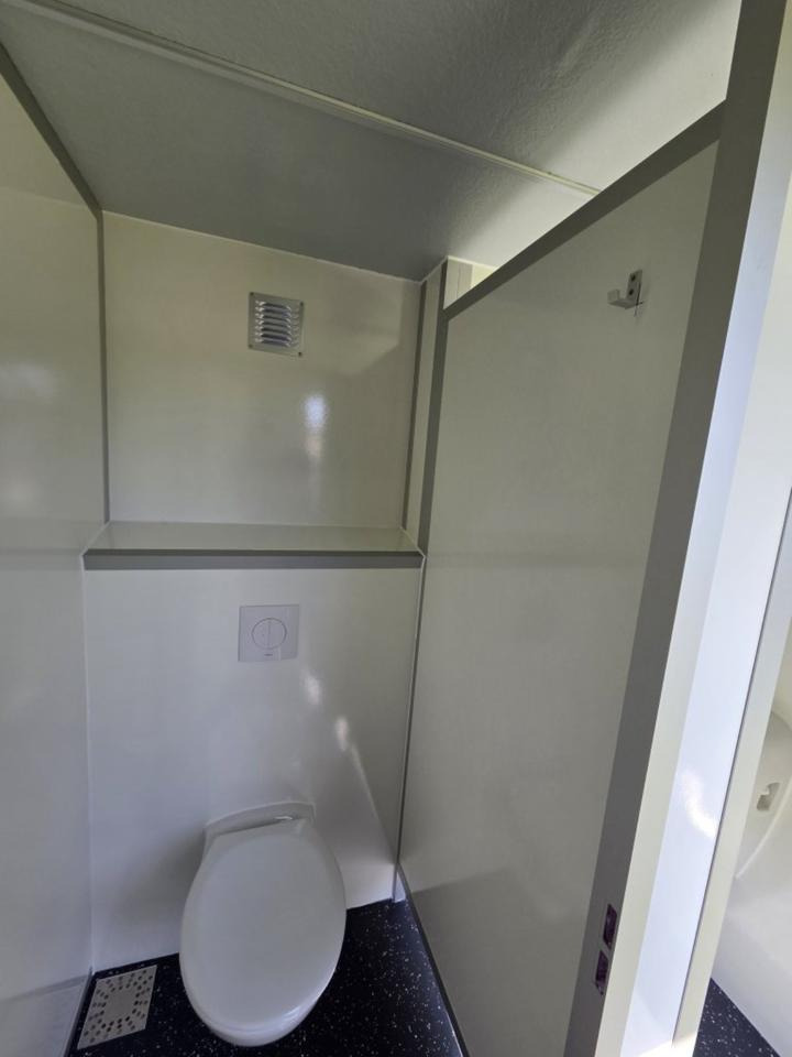 Жилищен контейнер, Ремарке Toilettenwagen Sanitär-Anhänger WC Wagen 2xD, 1xH+2U: снимка 8