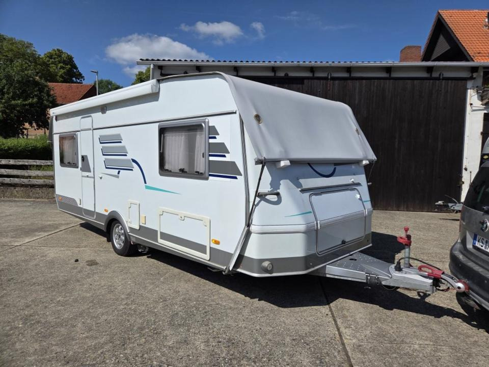 Wohnwagen Hymer Top Ausstattung Mover Vohrzelt 4x Schlafplätze WC - Каравана: снимка 4 Wohnwagen Hymer Top Ausstattung Mover Vohrzelt 4x Schlafplätze WC - Каравана: снимка 4