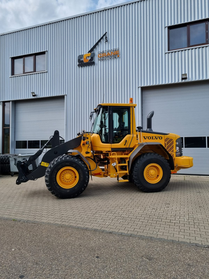 Колесен товарач VOLVO L70F 2009 with new engine: снимка 1