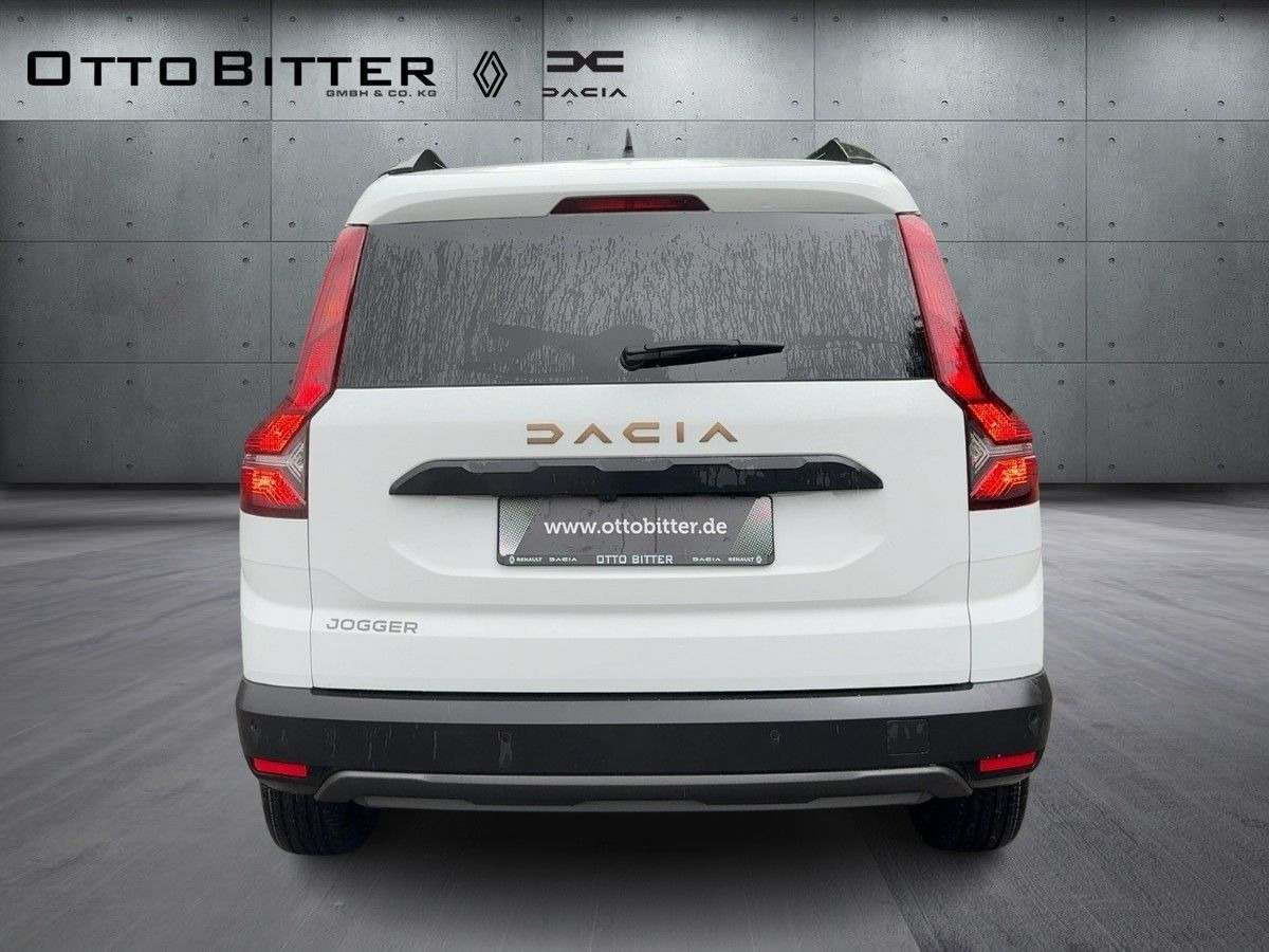 Dacia Jogger Extreme TCe110 5-Sitzer NAVI/RESERVERAD - Комби: снимка 3 Dacia Jogger Extreme TCe110 5-Sitzer NAVI/RESERVERAD - Комби: снимка 3