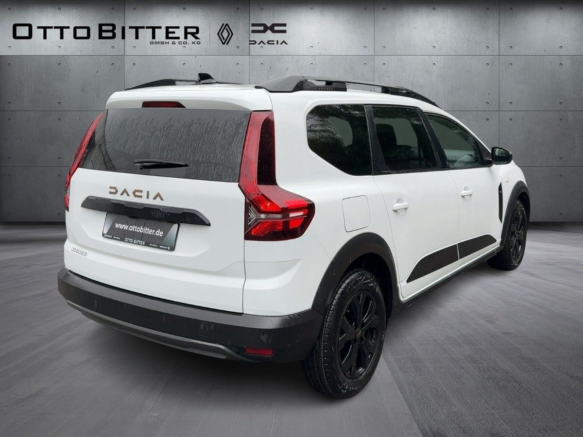 Dacia Jogger Extreme TCe110 5-Sitzer NAVI/RESERVERAD - Комби: снимка 4 Dacia Jogger Extreme TCe110 5-Sitzer NAVI/RESERVERAD - Комби: снимка 4