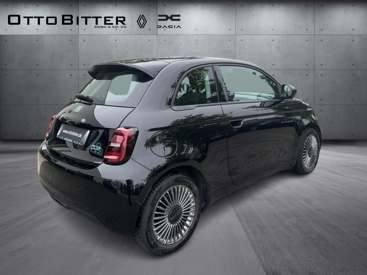 Fiat 500e Icon Elektro 16"ALU/NAVI/SCHNELLADER-50KW - Седан: снимка 4 Fiat 500e Icon Elektro 16"ALU/NAVI/SCHNELLADER-50KW - Седан: снимка 4