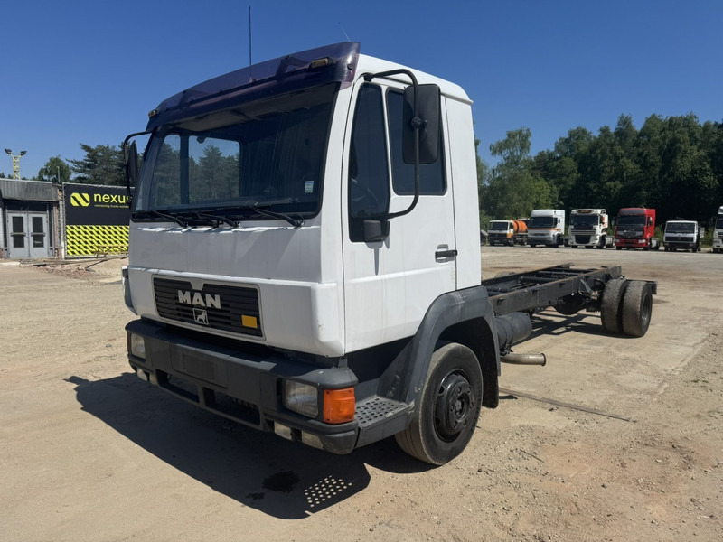 MAN 12.224 (MANUAL GEARBOX / EURO 2 / BELGIAN TRUCK IN GOOD CONDITION !!!) - Шаси кабина: снимка 1 MAN 12.224 (MANUAL GEARBOX / EURO 2 / BELGIAN TRUCK IN GOOD CONDITION !!!) - Шаси кабина: снимка 1