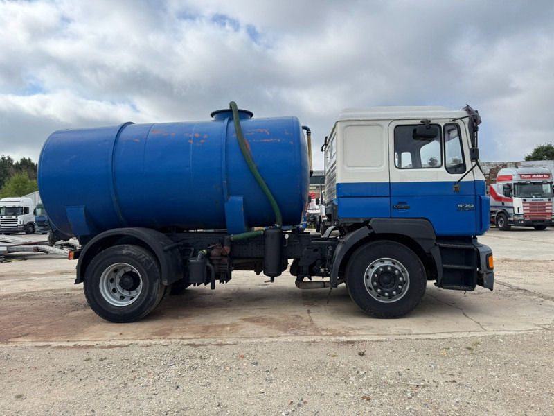 MAN 19.343 (12.000L / MANUAL GEARBOX / EURO 2 / PERFECT) - Каналопочистваща машина: снимка 4 MAN 19.343 (12.000L / MANUAL GEARBOX / EURO 2 / PERFECT) - Каналопочистваща машина: снимка 4
