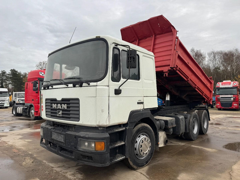 MAN 33.414 (BIG AXLE / STEEL SUSPENSION / 6 CYLINDER / MANUAL GEARBOX) - Самосвал камион: снимка 1 MAN 33.414 (BIG AXLE / STEEL SUSPENSION / 6 CYLINDER / MANUAL GEARBOX) - Самосвал камион: снимка 1