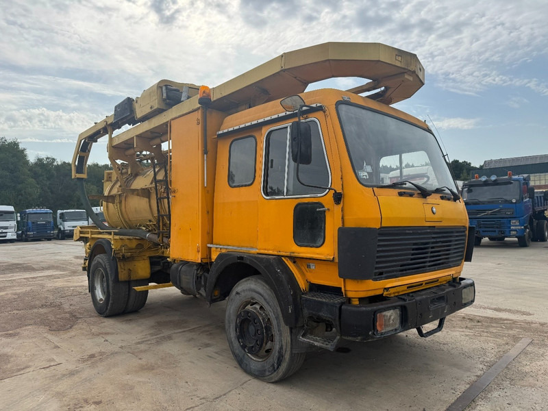 Mercedes-Benz SK 1617 (GRAND PONT / LAMES / 10.000L / 6 CYLINDRE / POMPE MANUELLE) - Каналопочистваща машина: снимка 3 Mercedes-Benz SK 1617 (GRAND PONT / LAMES / 10.000L / 6 CYLINDRE / POMPE MANUELLE) - Каналопочистваща машина: снимка 3
