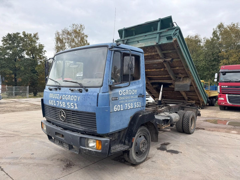 Mercedes-Benz SK 814 (6 CYLINDER / STEEL SUSPENSION / MANUAL PUMP / 3-SIDE TIPPER) - Самосвал камион: снимка 1 Mercedes-Benz SK 814 (6 CYLINDER / STEEL SUSPENSION / MANUAL PUMP / 3-SIDE TIPPER) - Самосвал камион: снимка 1