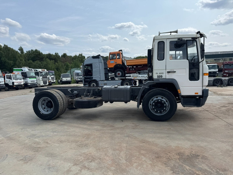 Volvo FL 6 - 220 (FULL STEEL SUSPENSION / MANUAL GEARBOX / PERFECT) - Шаси кабина: снимка 4 Volvo FL 6 - 220 (FULL STEEL SUSPENSION / MANUAL GEARBOX / PERFECT) - Шаси кабина: снимка 4