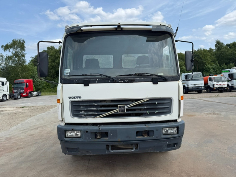 Volvo FL 6 - 220 (FULL STEEL SUSPENSION / MANUAL GEARBOX / PERFECT) - Шаси кабина: снимка 2 Volvo FL 6 - 220 (FULL STEEL SUSPENSION / MANUAL GEARBOX / PERFECT) - Шаси кабина: снимка 2